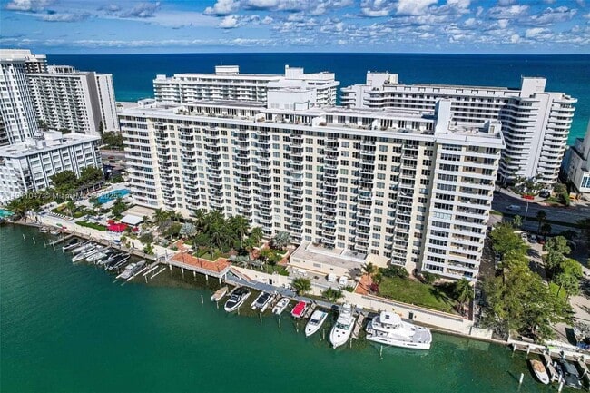 Building Photo - 5600 Collins Ave