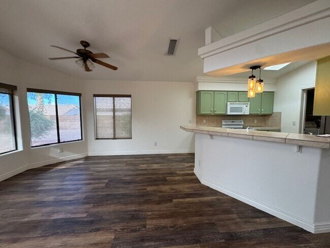 Building Photo - 3BR with SOLAR-NO Electric Bills! RV Gate & Parking, Bullhead Parkway