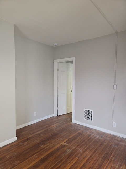 Building Photo - 23 Elmwood Ave