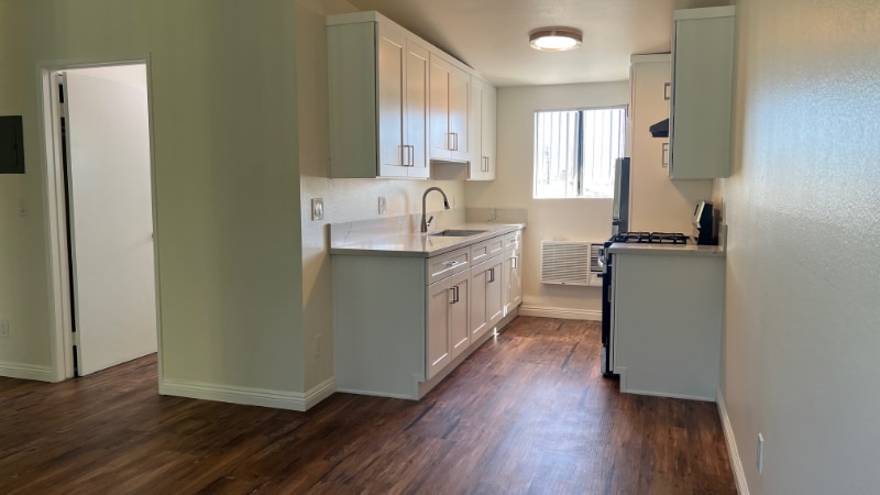 Primary Photo - 7424 Radford Ave