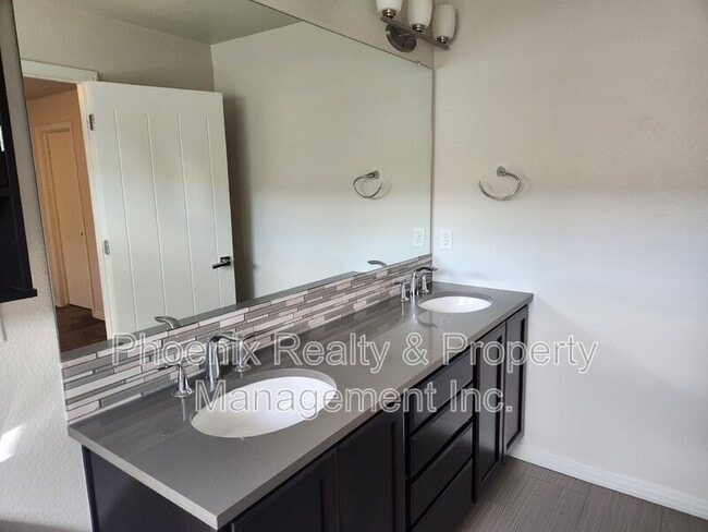 Building Photo - 589 Gallegos Cir