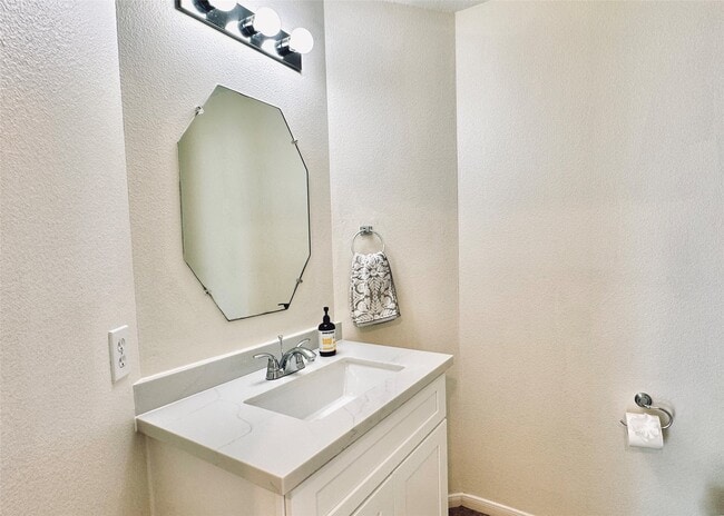 Building Photo - 5906 Llano Creek Dr