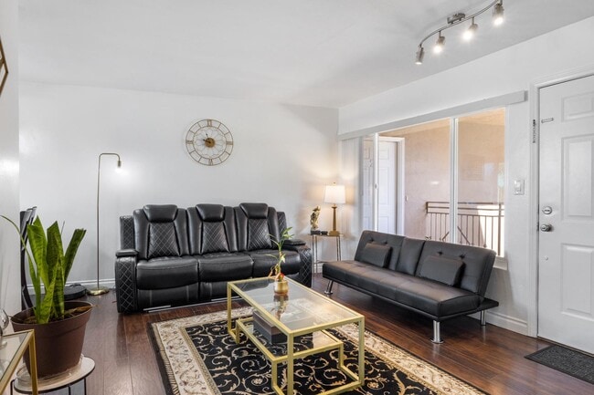 Building Photo - 5510 Adelaide Ave