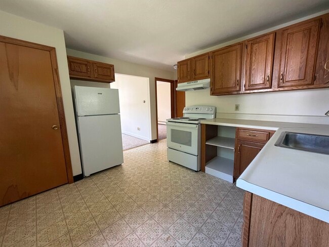 Building Photo - 56 Westville Rd