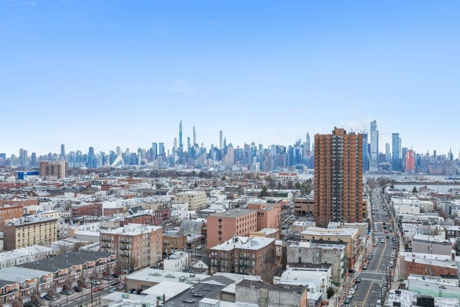 Building Photo - 809-815 22nd St Unit# 1307