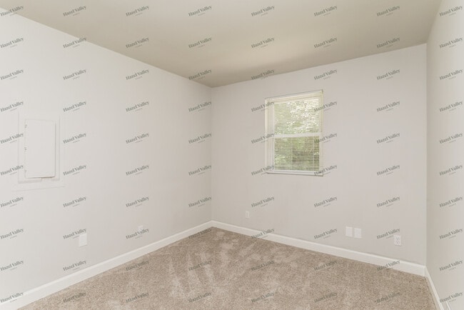 Building Photo - 1858 Aspenhill Dr