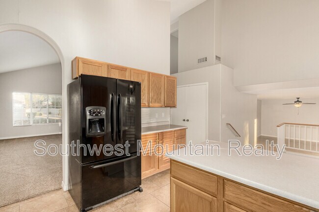 Building Photo - 1523 S Vine St