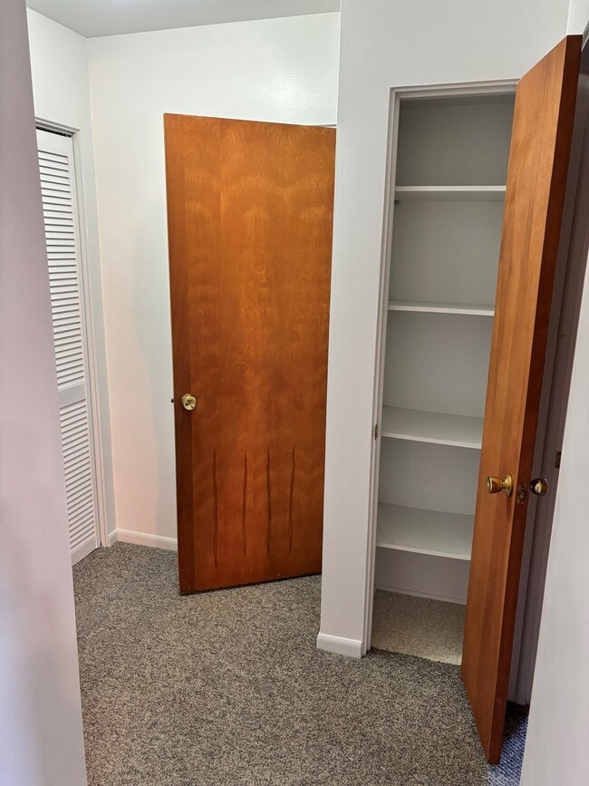 Building Photo - 803 McDonnell St