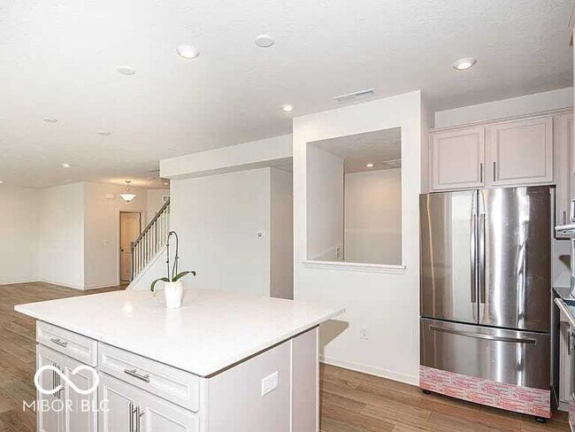 Building Photo - 5403 Veranda Dr