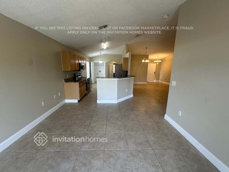 Building Photo - 4633 Willamette Cir
