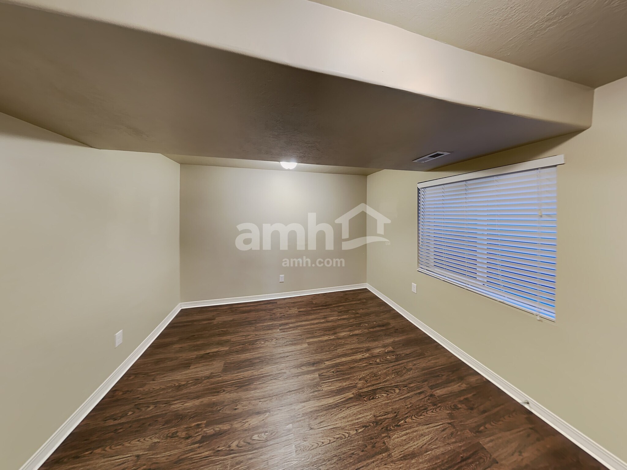 Building Photo - 6254 W Sarah Cir