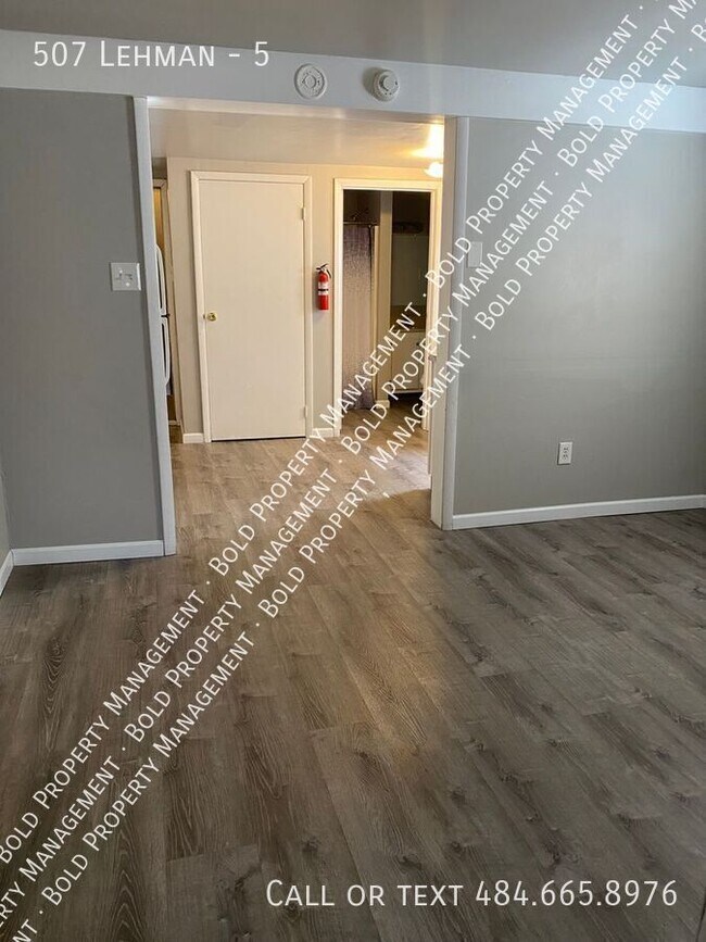 Building Photo - 507 Lehman-5