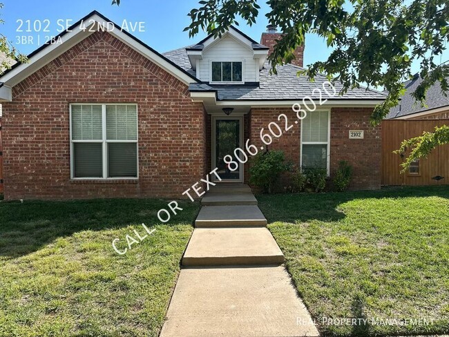 Primary Photo - 3 bedroom home with 3 car garage!