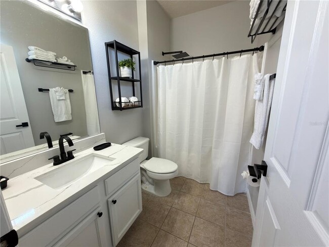 Building Photo - 734 Monroe Cir