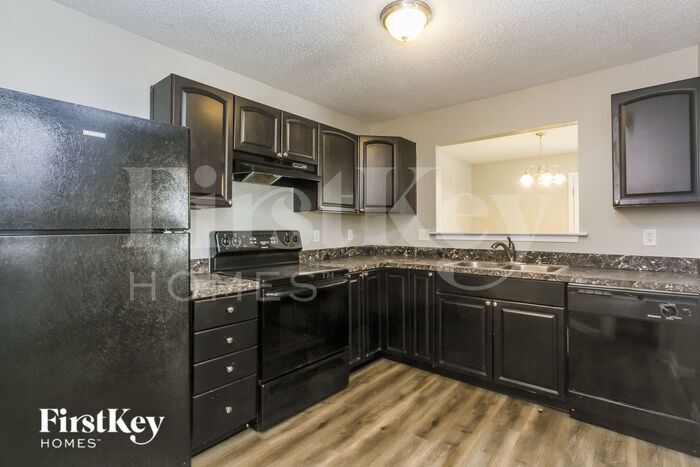 Building Photo - 10672 Glenayr Dr