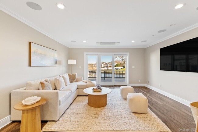 Building Photo - 3047 Mitchell Rd