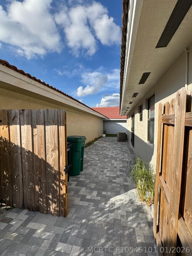 Building Photo - 8455 NW 190th Terrace