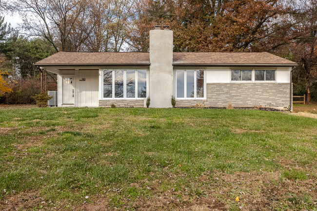 Primary Photo - 1201 Bickel Rd