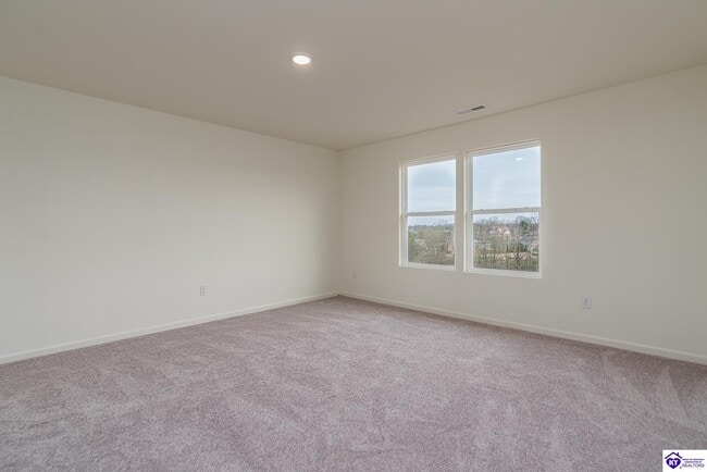 Building Photo - 557 Pinehurst Dr