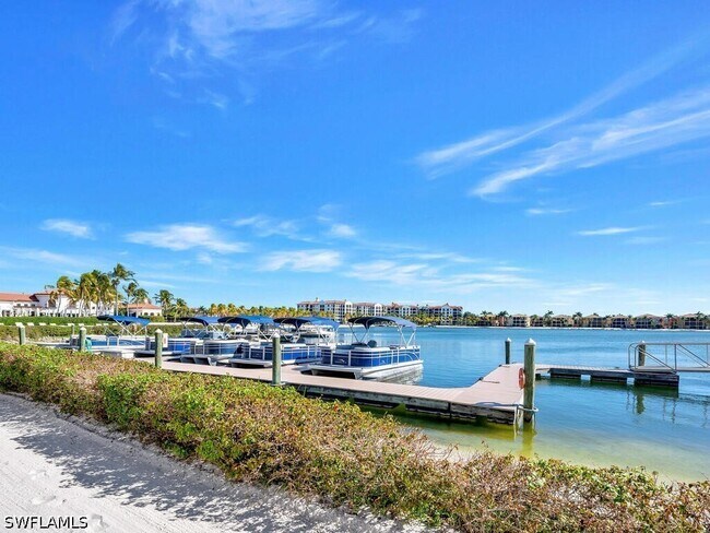 Building Photo - 10000 Isola Way