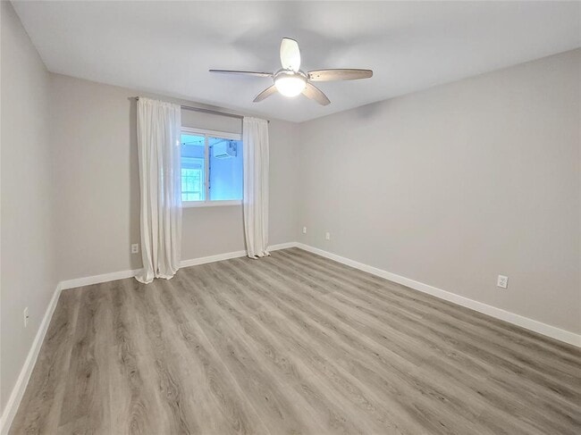 Building Photo - 804 Kavanagh Dr