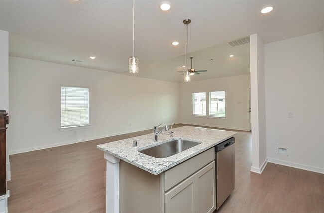 Building Photo - 1607 Blue Cypress Dr