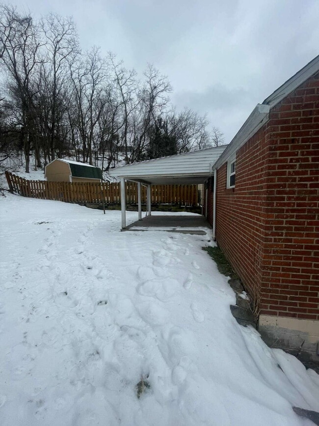 Building Photo - 149 Parkwood Rd