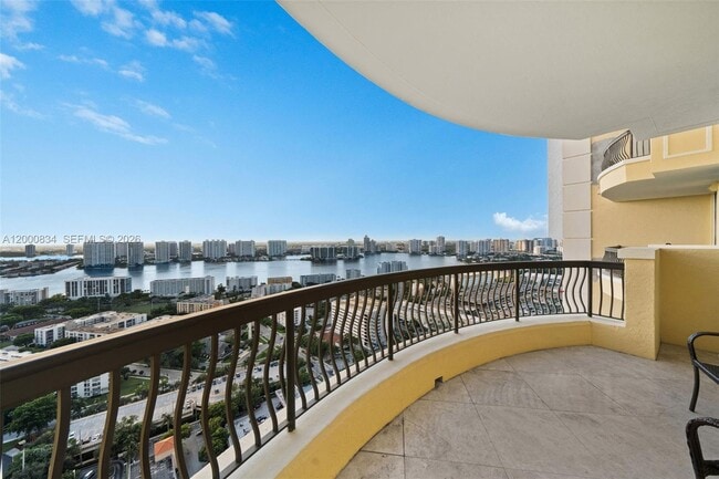 Building Photo - 17875 Collins Ave