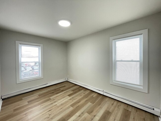 Building Photo - 124 Beech St