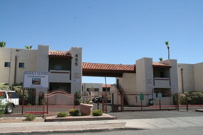 Building Photo - 455 W Kelso St