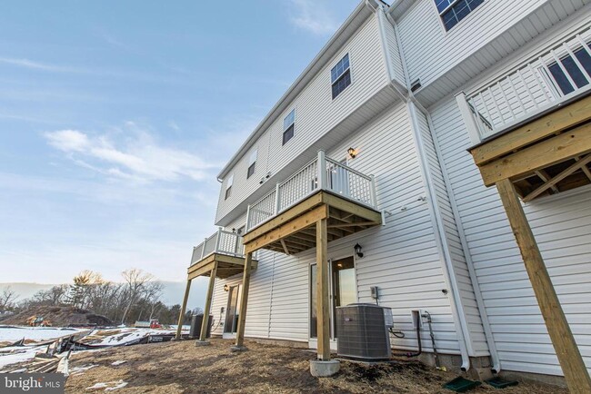 Building Photo - 159 Sandy Rdg Rd