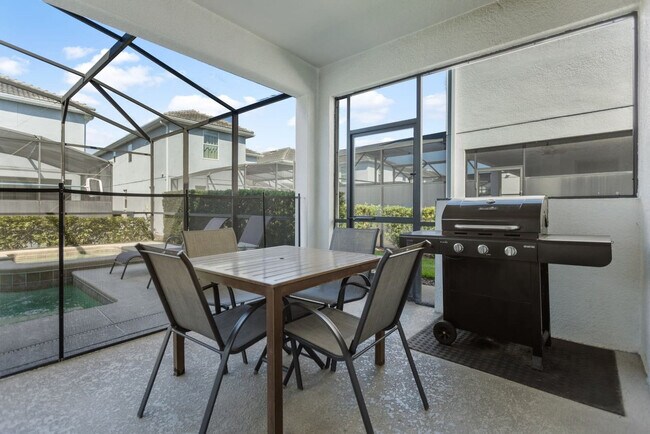 Building Photo - 4718 Kings Castle Cir