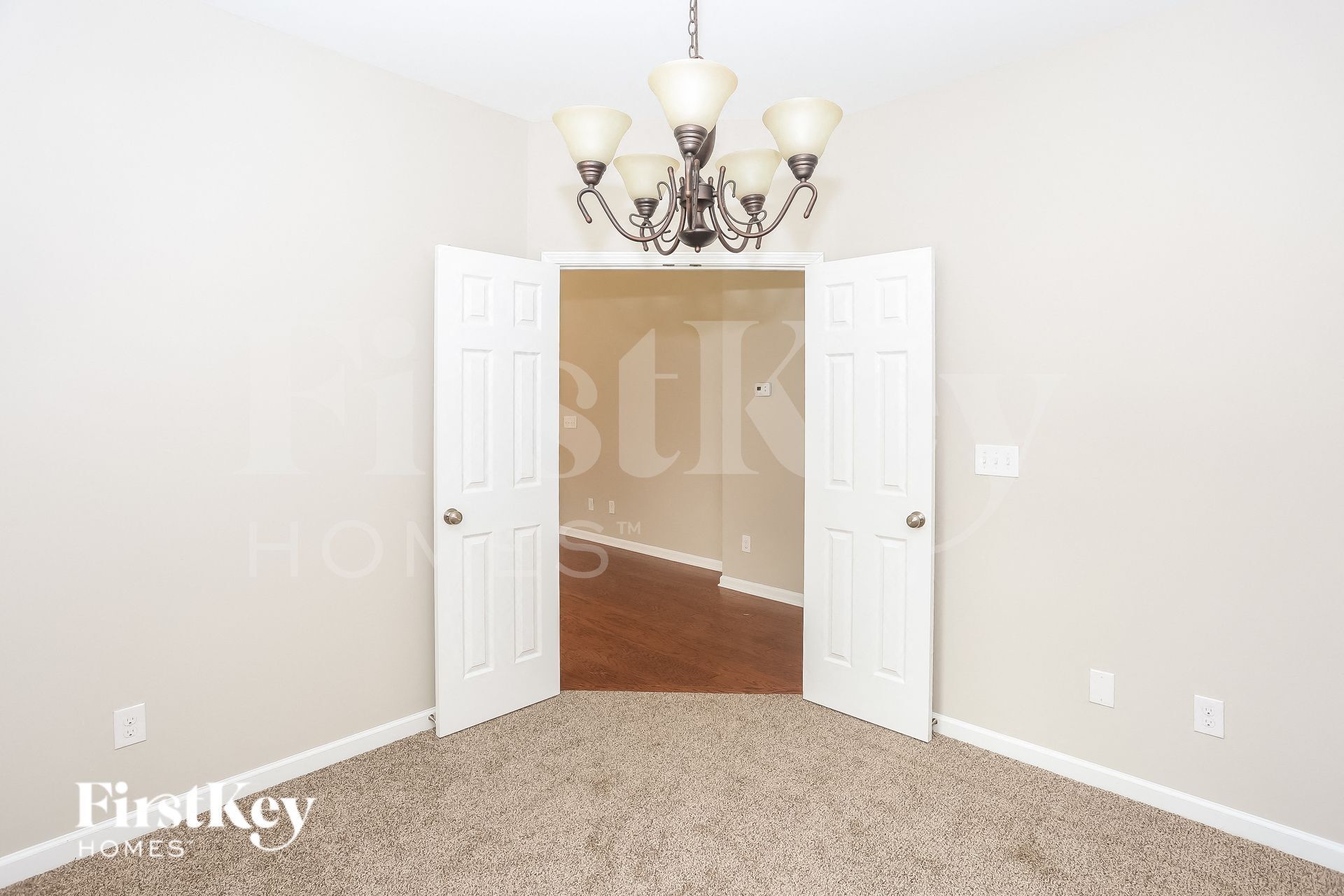 Building Photo - 2250 Laurens Dr