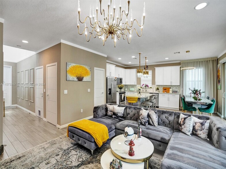 Building Photo - 4414 Ficus St