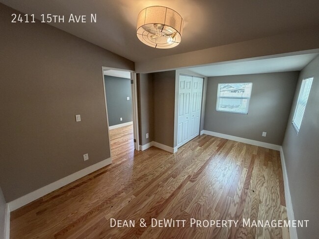 Building Photo - 2411 15th Ave N