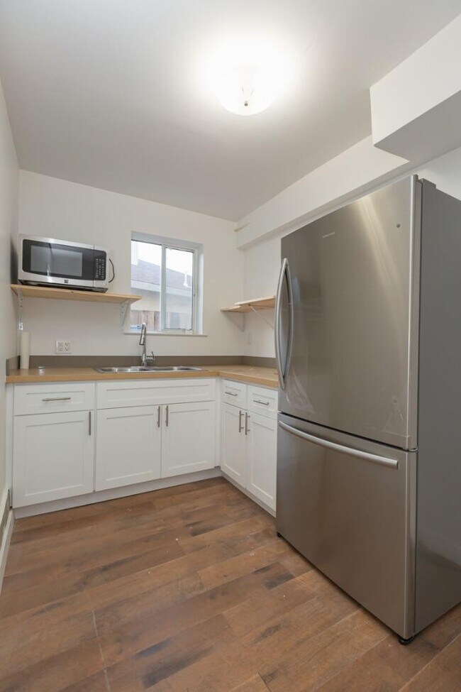 Building Photo - 331 Courtland Dr