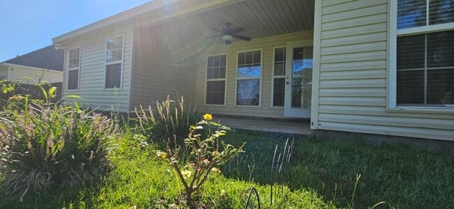 Building Photo - 302 Brushfire Dr