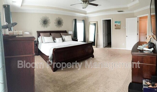 Building Photo - 5432 Kings River Dr