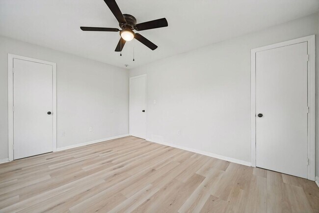 Building Photo - 1512 Rolfe Pl