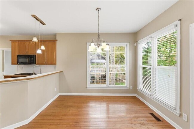 Building Photo - 3986 Fox Glen Dr