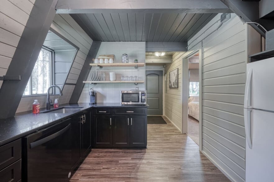 Building Photo - 3511 Springfield Dr