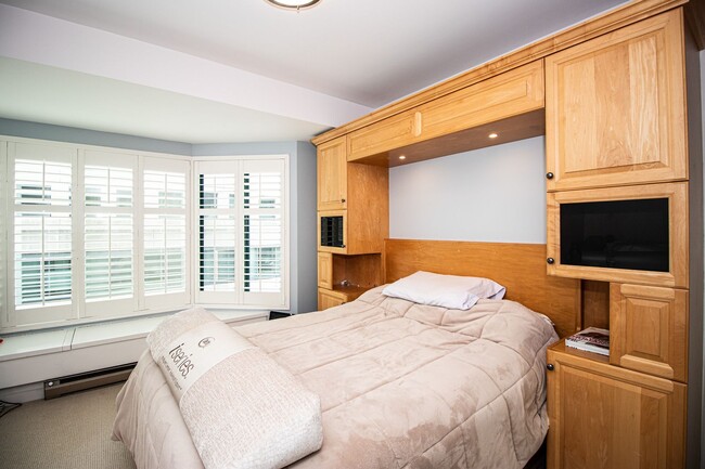 Building Photo - Fully Furnished 2-Bedroom + Office, 2-Bath...