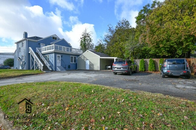 Building Photo - 409 Richardson Ave