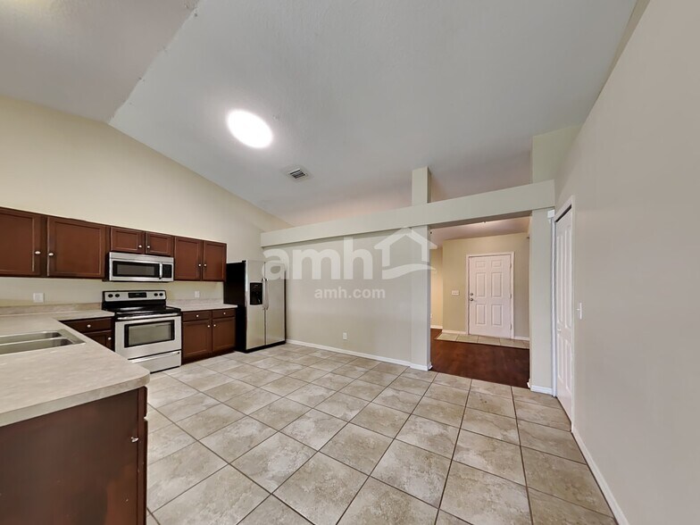 Building Photo - 6451 NW Halibut St