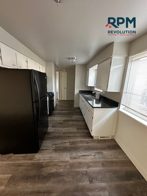 Building Photo - "Charming 2-Bed Retreat with Spacious Living in Washington Terrace!"