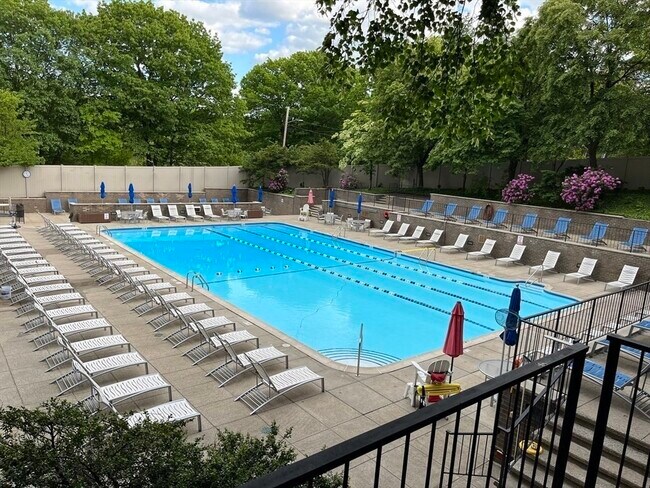 Building Photo - 44 Washington St