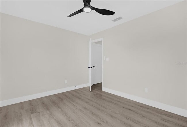 Building Photo - 350 Lakebreeze Cir