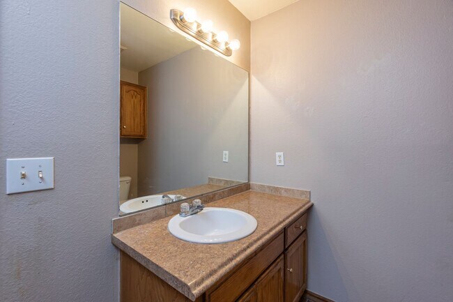 Building Photo - 810 Delmar Cir