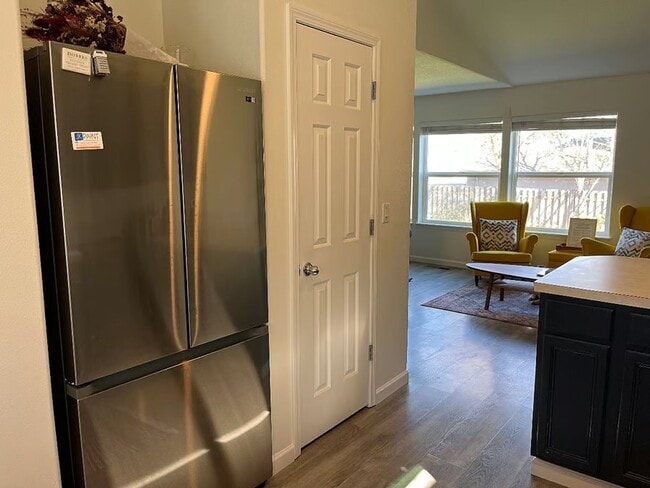 Building Photo - Furnished 3 Bedroom. 2.5 Bath Home in Dundee- Utilities Included