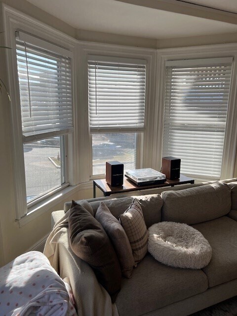 Building Photo - 36 Willow St